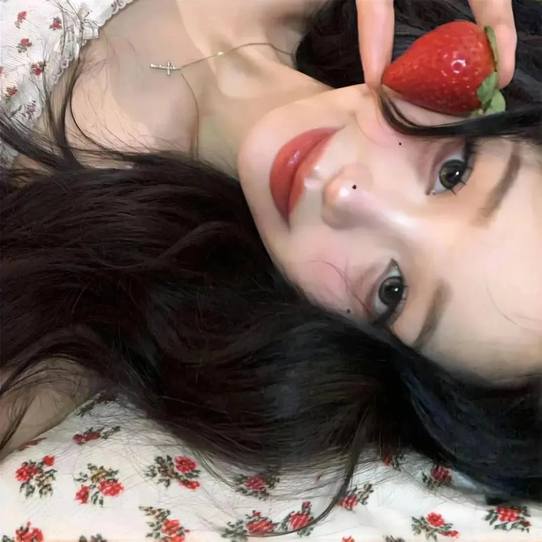 哈莉·奎茵第二季 封面